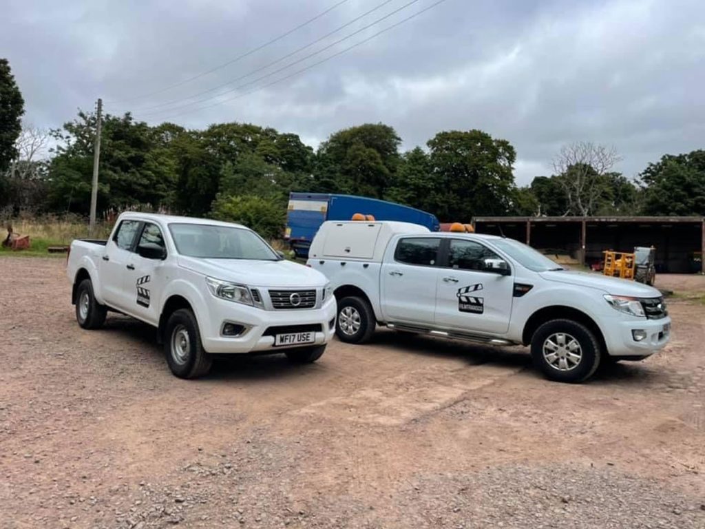 filmtransco-two-white-vehicles